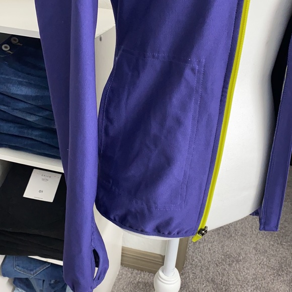 Women’s Purple Nike Dri Fit Zip Up Jacket Size XS - Picture 4 of 8